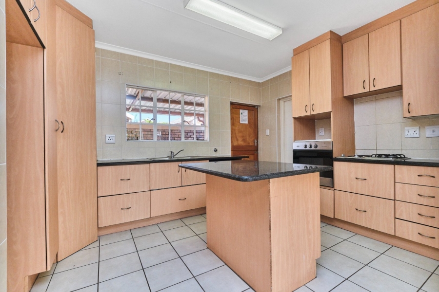 2 Bedroom Property for Sale in Honeydew Grove Gauteng