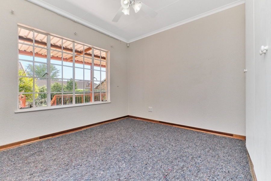 2 Bedroom Property for Sale in Honeydew Grove Gauteng