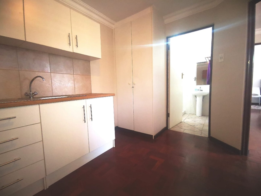 To Let 2 Bedroom Property for Rent in Observatory Gauteng
