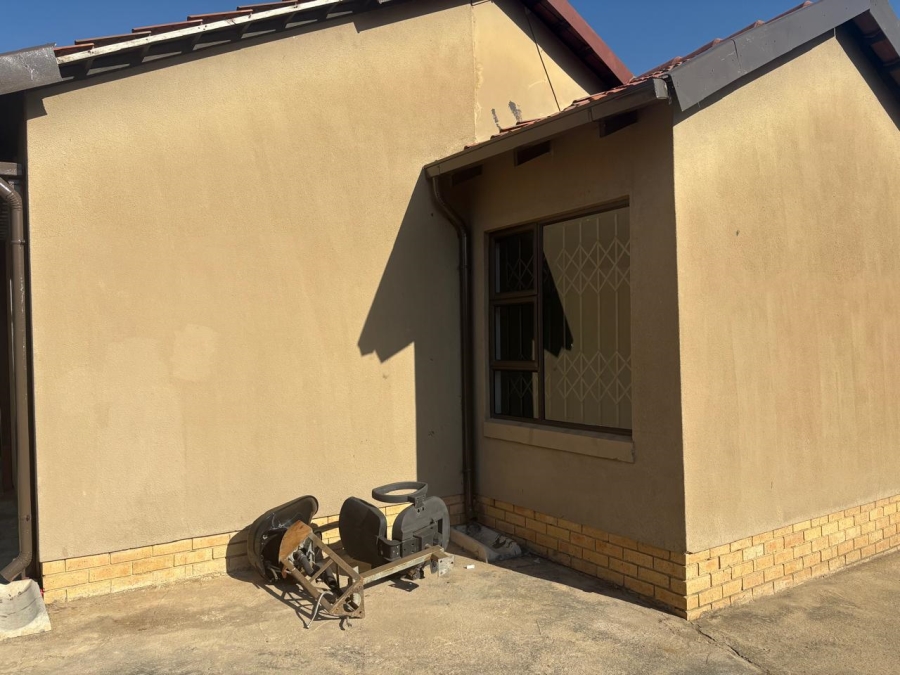 To Let 3 Bedroom Property for Rent in Naturena Gauteng