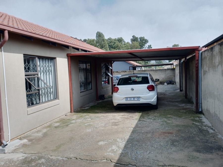 To Let 3 Bedroom Property for Rent in Naturena Gauteng