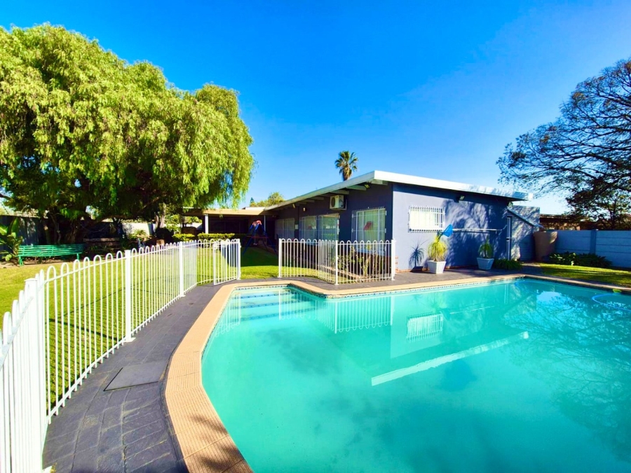 5 Bedroom Property for Sale in Kilner Park Gauteng
