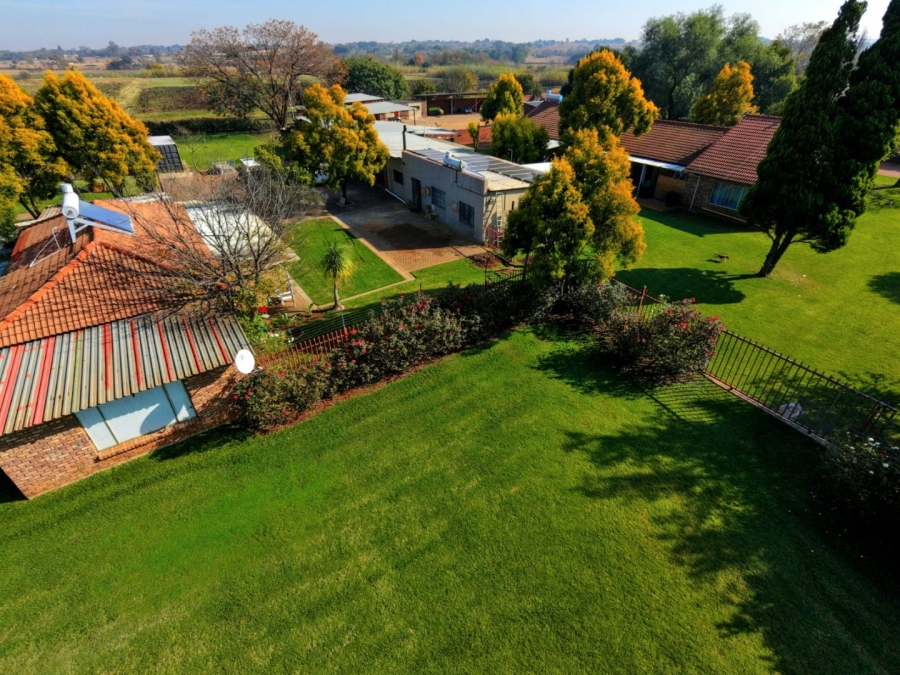 Commercial Property for Sale in Haakdoornboom AH Gauteng