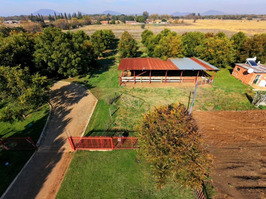 Commercial Property for Sale in Haakdoornboom AH Gauteng