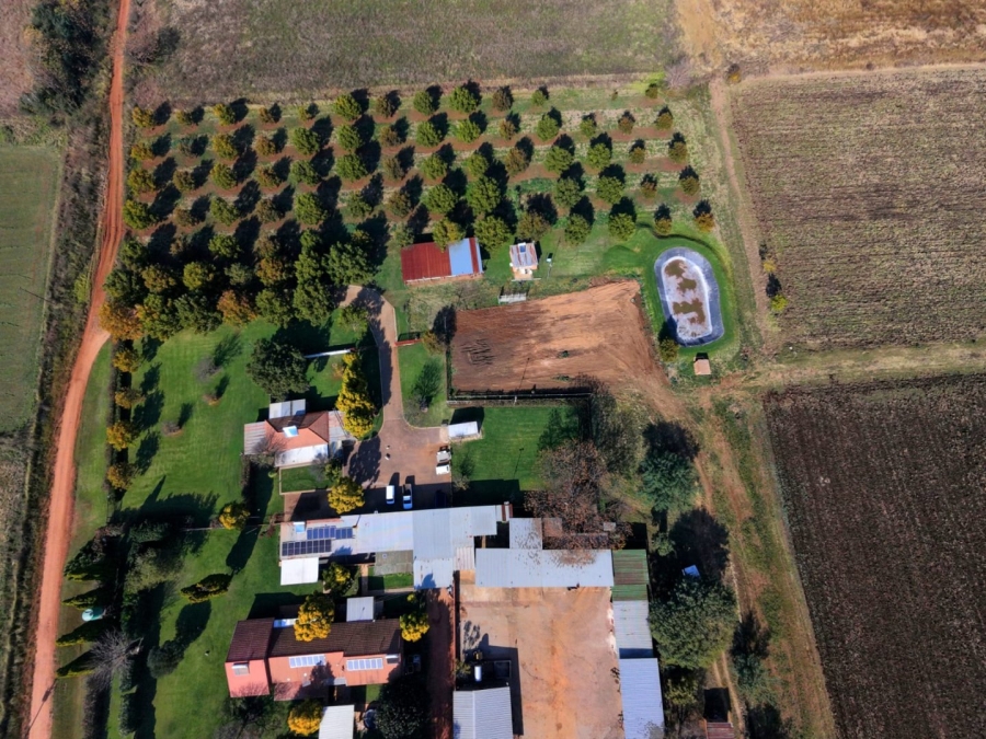Commercial Property for Sale in Haakdoornboom AH Gauteng