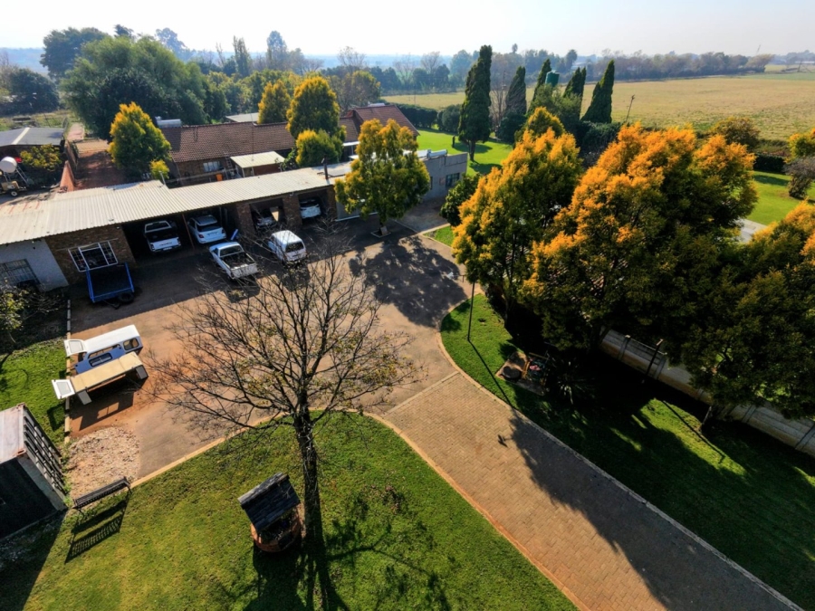 Commercial Property for Sale in Haakdoornboom AH Gauteng