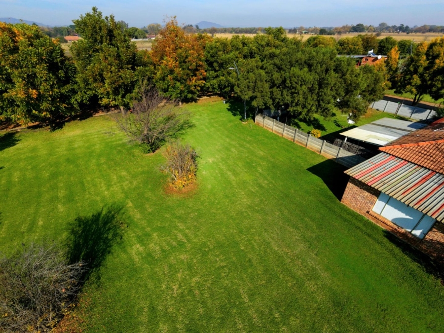 Commercial Property for Sale in Haakdoornboom AH Gauteng