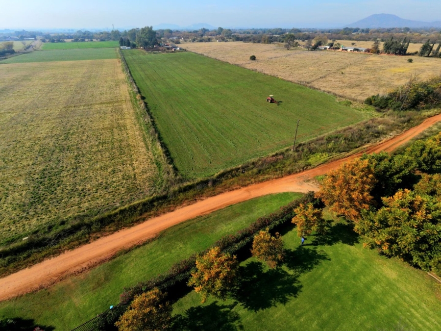 Commercial Property for Sale in Haakdoornboom AH Gauteng