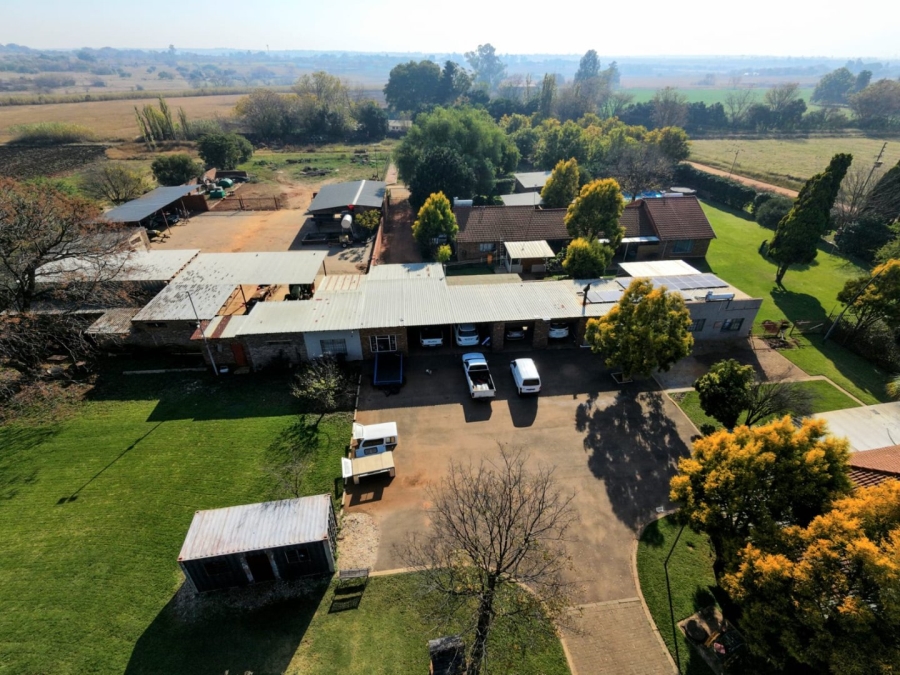 Commercial Property for Sale in Haakdoornboom AH Gauteng