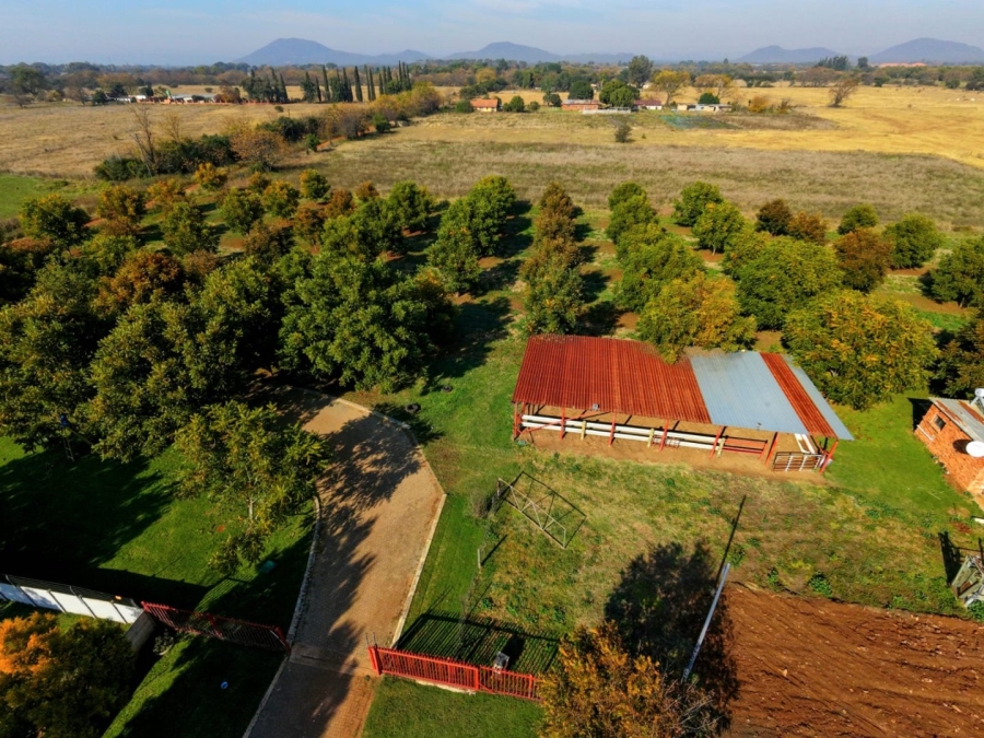 Commercial Property for Sale in Haakdoornboom AH Gauteng
