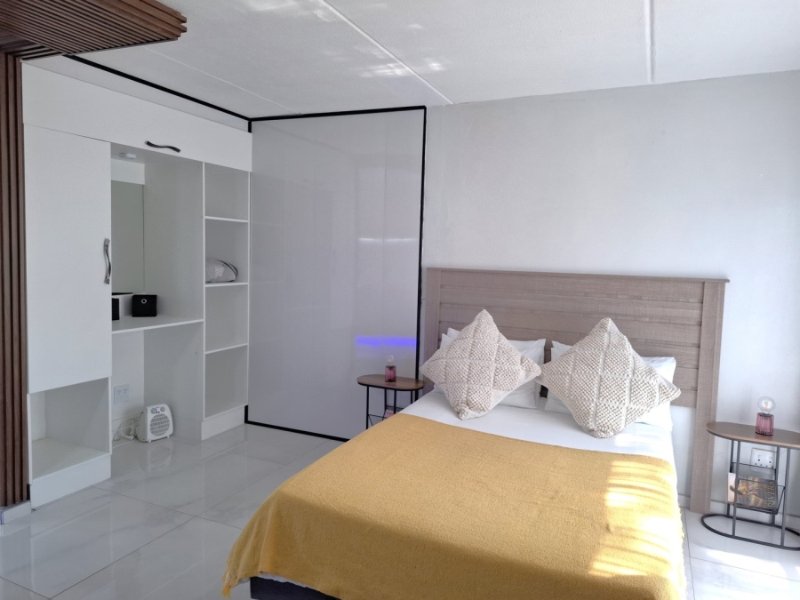 1 Bedroom Property for Sale in Sandown Gauteng