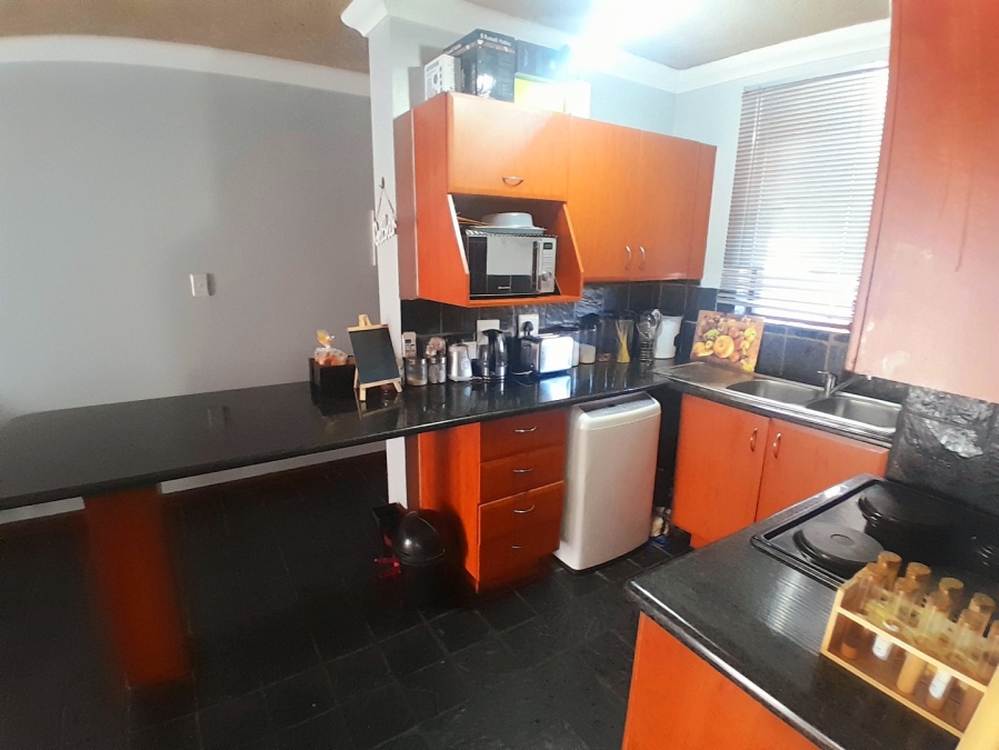 1 Bedroom Property for Sale in Noordwyk Gauteng