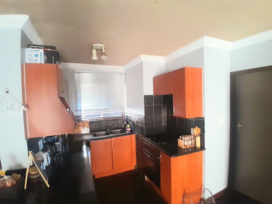 1 Bedroom Property for Sale in Noordwyk Gauteng