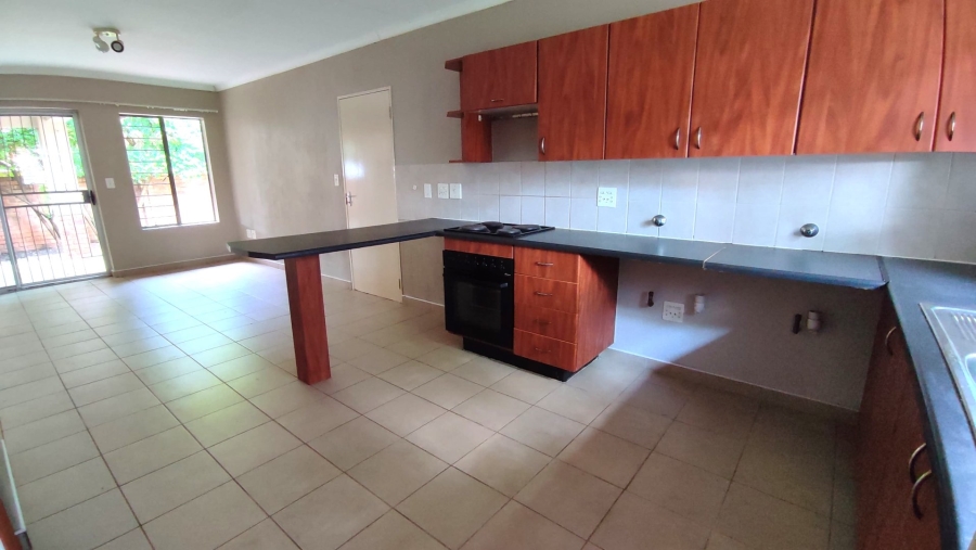 2 Bedroom Property for Sale in Rooihuiskraal North Gauteng