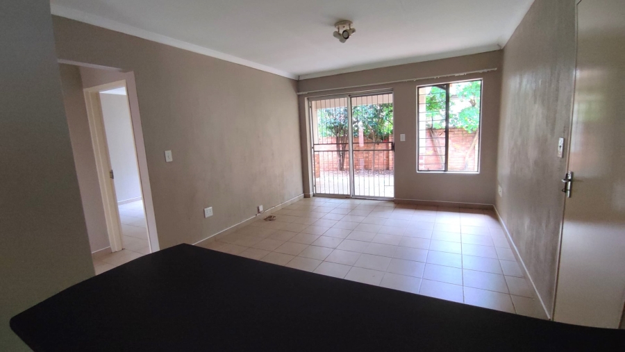 2 Bedroom Property for Sale in Rooihuiskraal North Gauteng