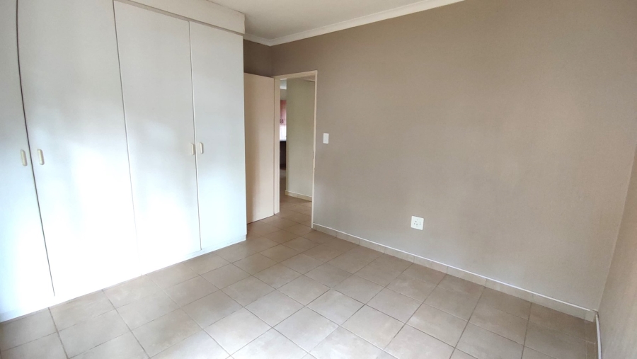 2 Bedroom Property for Sale in Rooihuiskraal North Gauteng