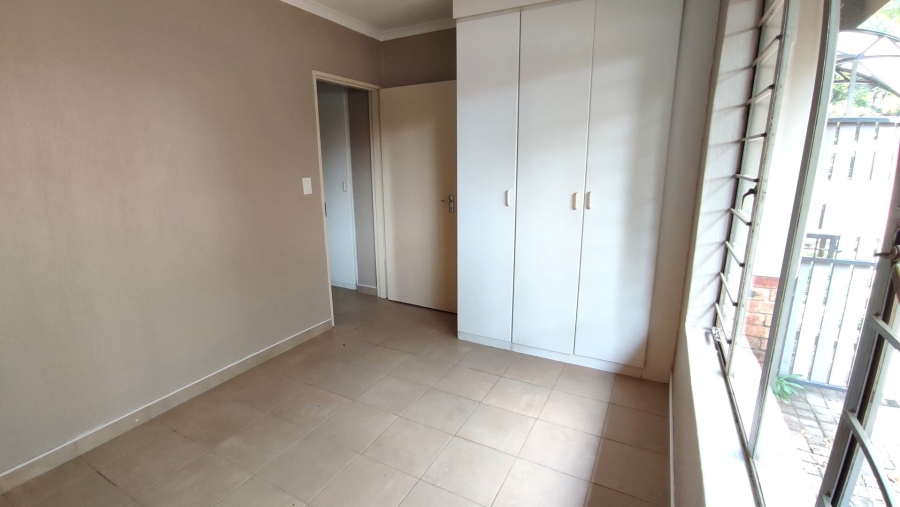 2 Bedroom Property for Sale in Rooihuiskraal North Gauteng