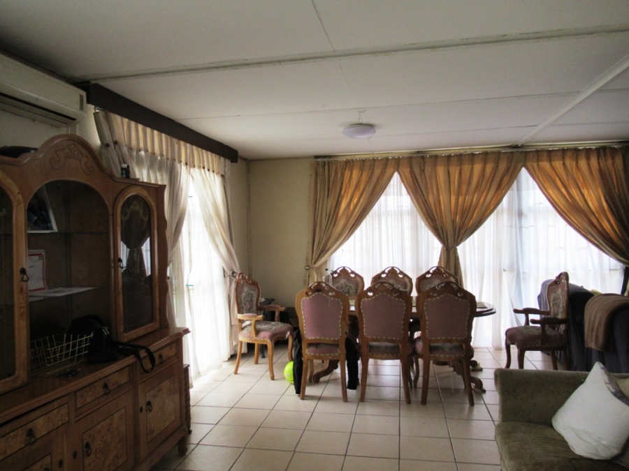  Bedroom Property for Sale in Schietpoort AH Gauteng