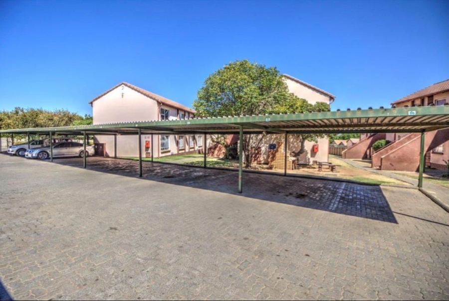 To Let 2 Bedroom Property for Rent in Birchleigh Gauteng