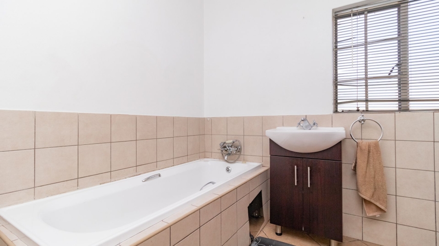 3 Bedroom Property for Sale in Terenure Gauteng