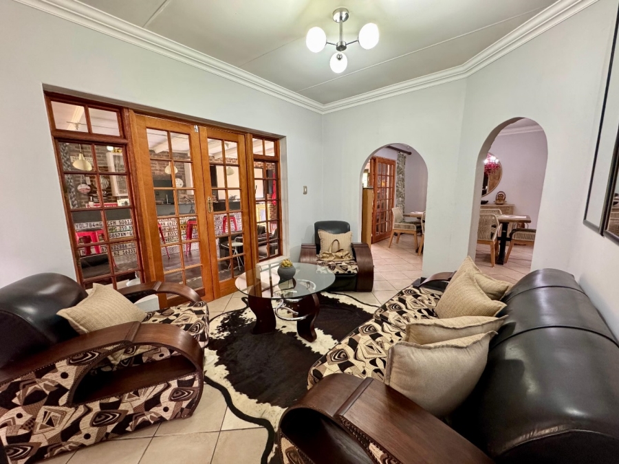 4 Bedroom Property for Sale in Clayville Gauteng