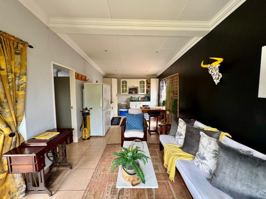 4 Bedroom Property for Sale in Clayville Gauteng