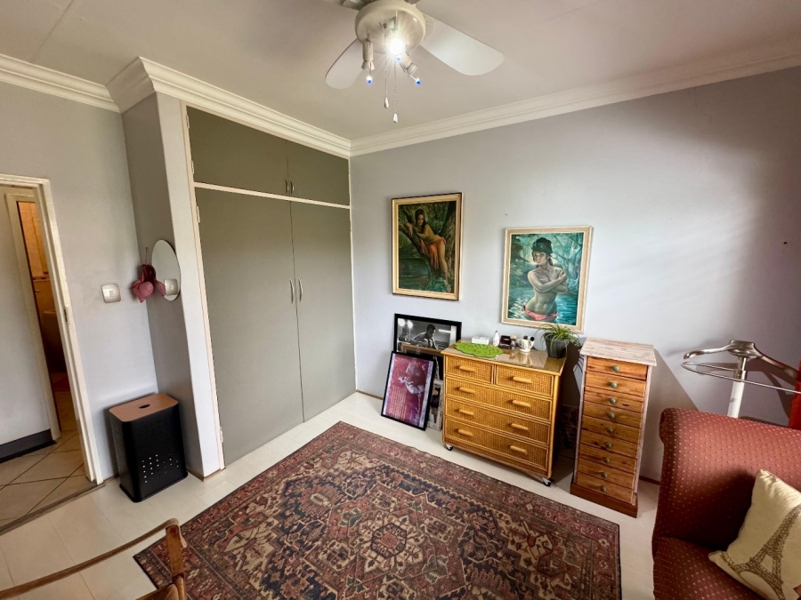 4 Bedroom Property for Sale in Clayville Gauteng