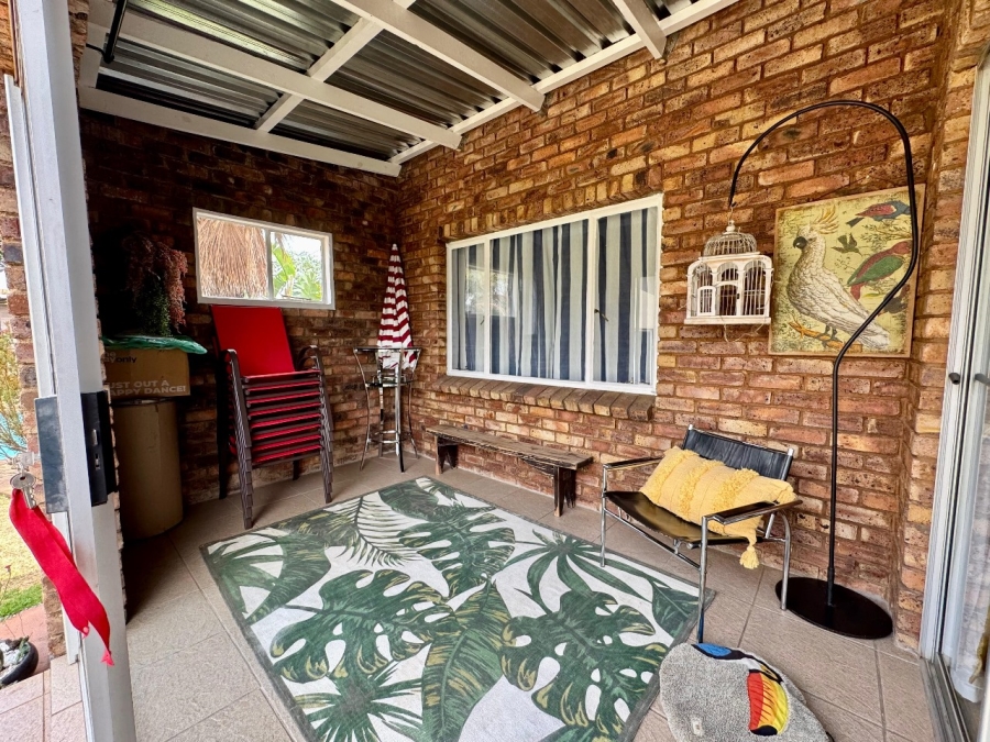 4 Bedroom Property for Sale in Clayville Gauteng