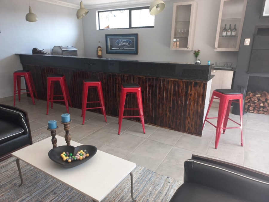 4 Bedroom Property for Sale in Clayville Gauteng