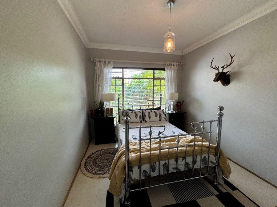 4 Bedroom Property for Sale in Clayville Gauteng