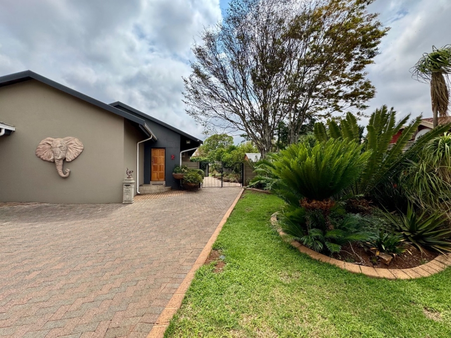 4 Bedroom Property for Sale in Clayville Gauteng