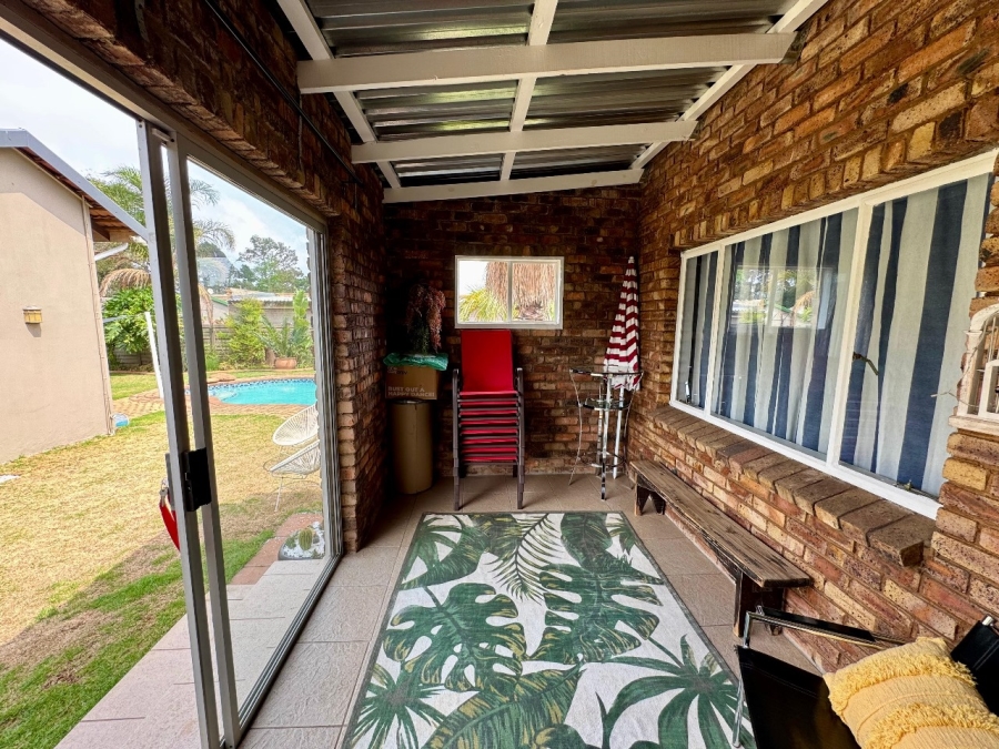 4 Bedroom Property for Sale in Clayville Gauteng