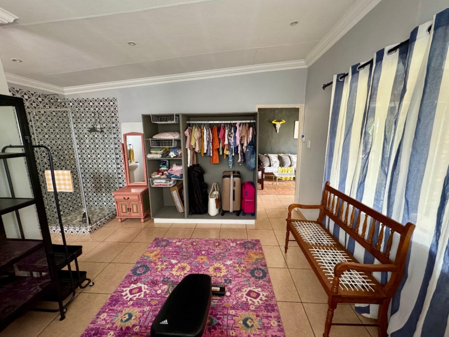 4 Bedroom Property for Sale in Clayville Gauteng