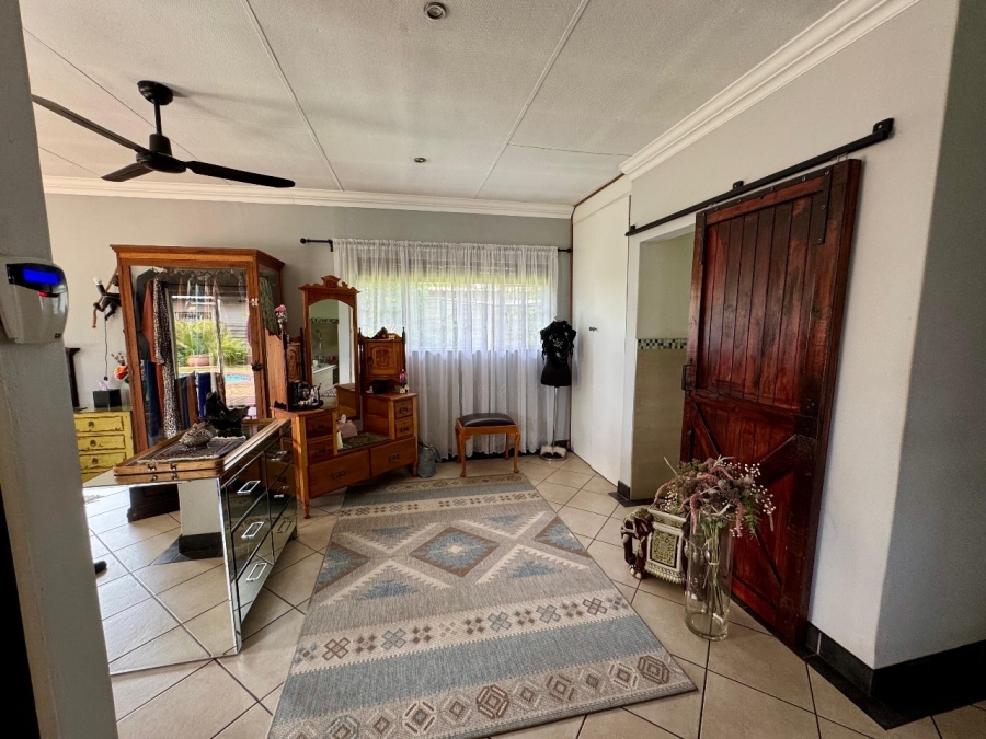 4 Bedroom Property for Sale in Clayville Gauteng