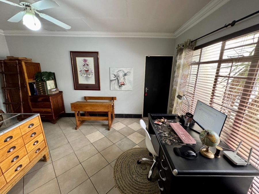 4 Bedroom Property for Sale in Clayville Gauteng
