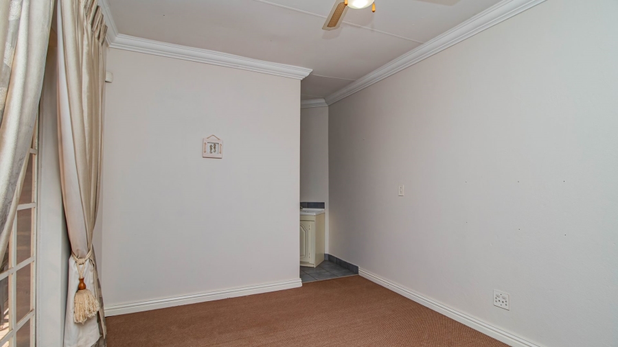 2 Bedroom Property for Sale in Norton Home Estate AH Gauteng