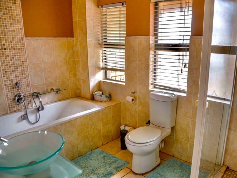 3 Bedroom Property for Sale in Aquavista Mountain Estate Gauteng