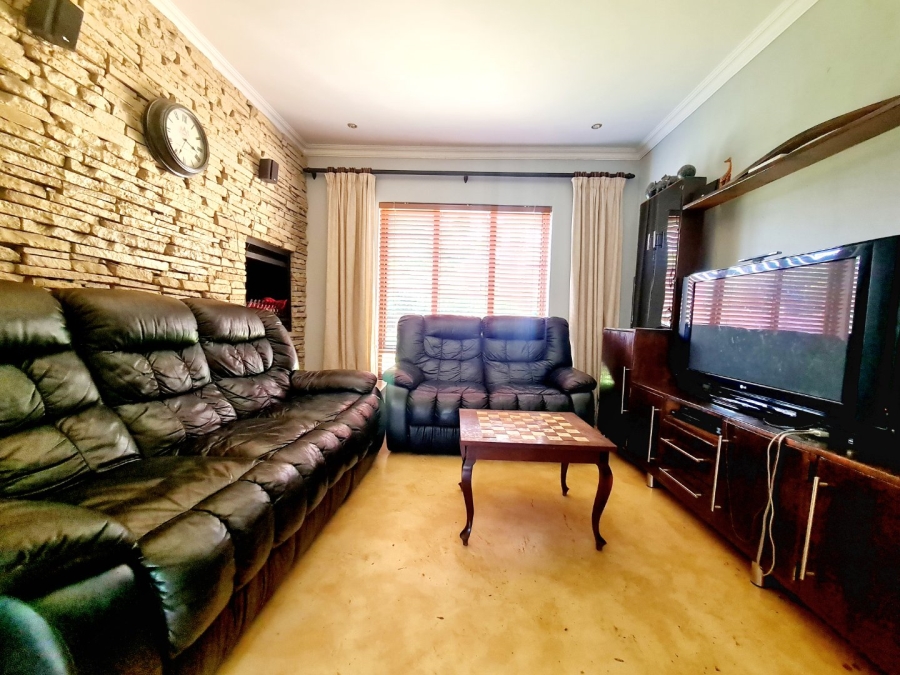 3 Bedroom Property for Sale in Amberfield Manor Gauteng