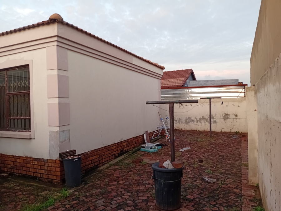 To Let 3 Bedroom Property for Rent in Roodekop Gauteng