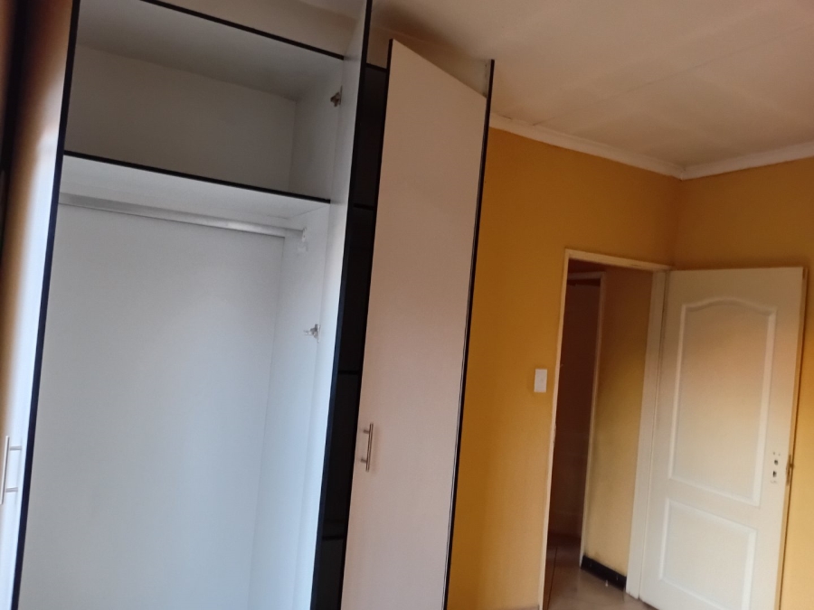To Let 3 Bedroom Property for Rent in Roodekop Gauteng