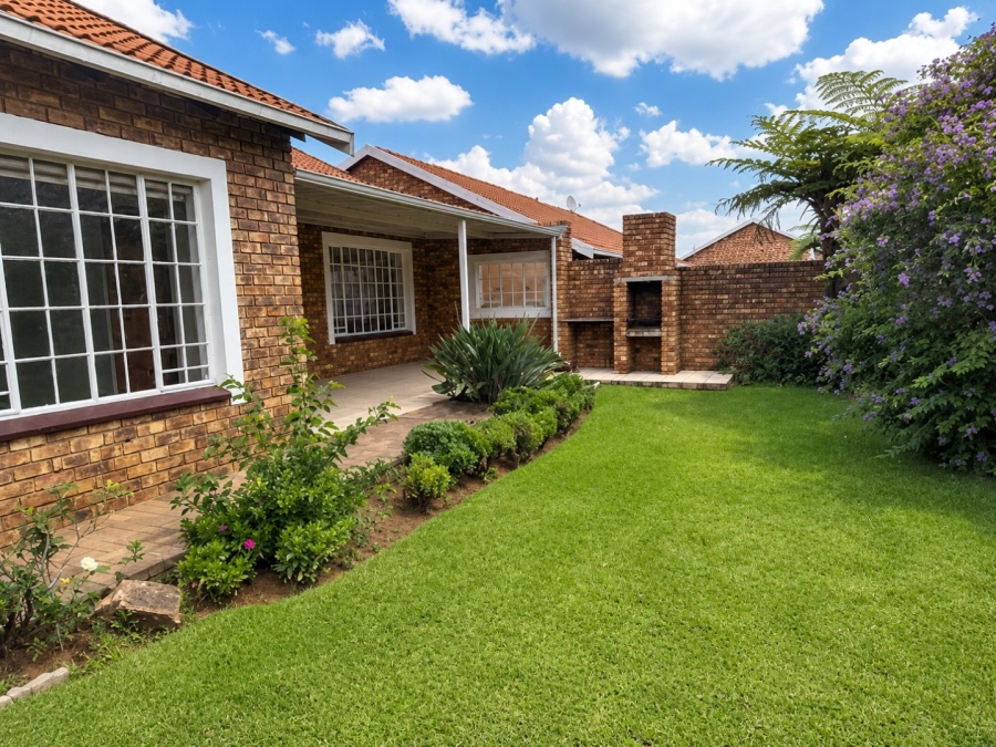 3 Bedroom Property for Sale in Wilro Park Gauteng