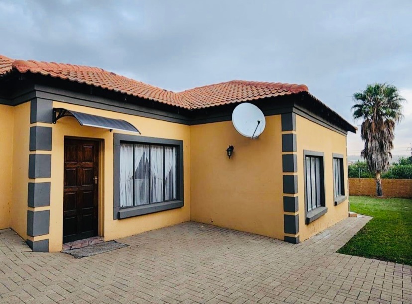 3 Bedroom Property for Sale in Thatchfield Estate Gauteng