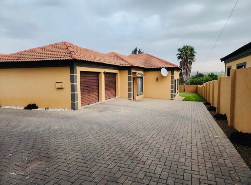 3 Bedroom Property for Sale in Thatchfield Estate Gauteng