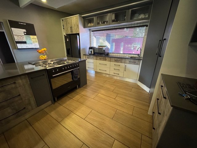 7 Bedroom Property for Sale in Aston Manor Gauteng