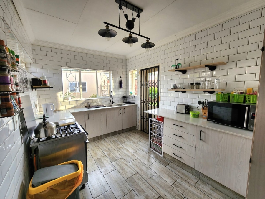 4 Bedroom Property for Sale in Bonaero Park Gauteng