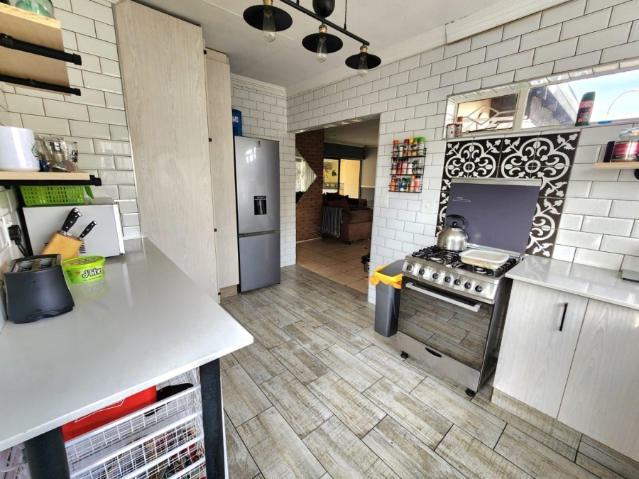 4 Bedroom Property for Sale in Bonaero Park Gauteng