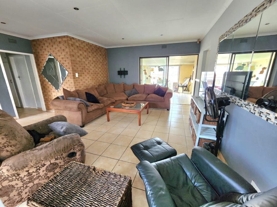 4 Bedroom Property for Sale in Bonaero Park Gauteng