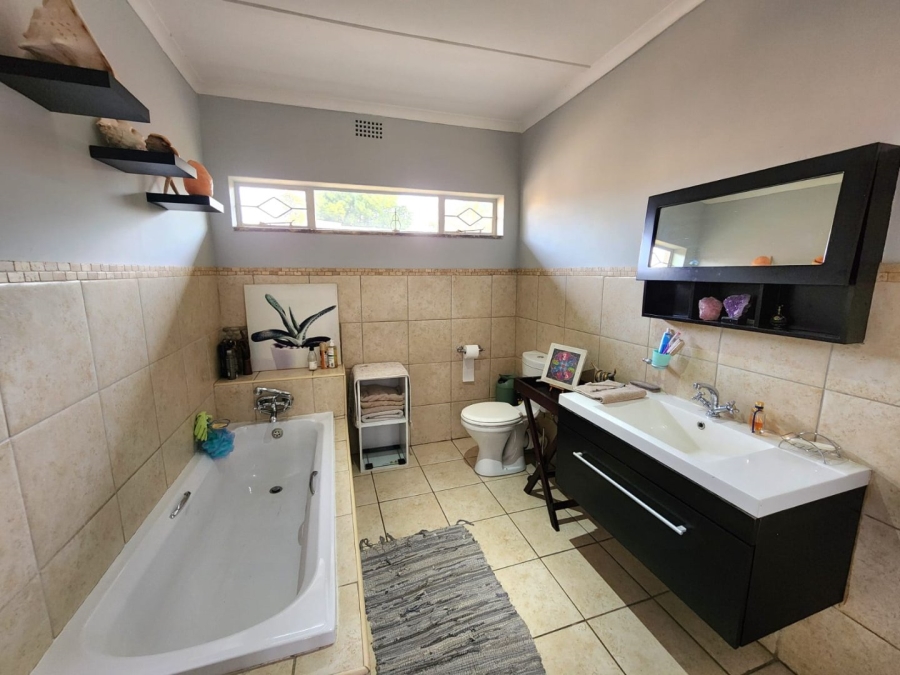 4 Bedroom Property for Sale in Bonaero Park Gauteng