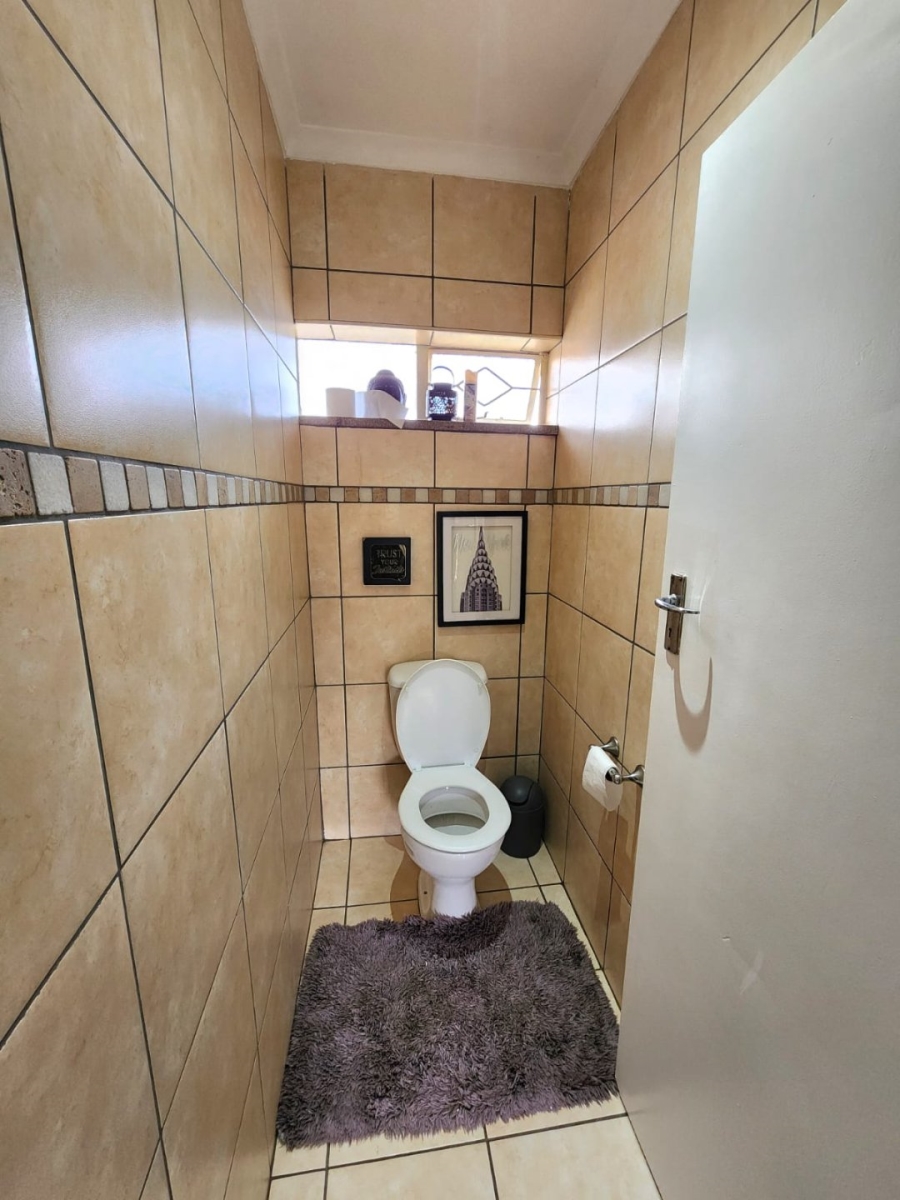 4 Bedroom Property for Sale in Bonaero Park Gauteng
