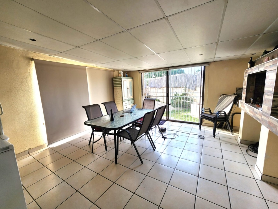 4 Bedroom Property for Sale in Bonaero Park Gauteng